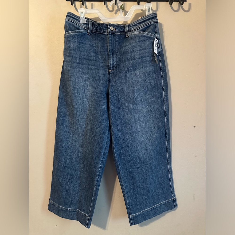 12” rise, 23 “ inseam 32” waist new with tags